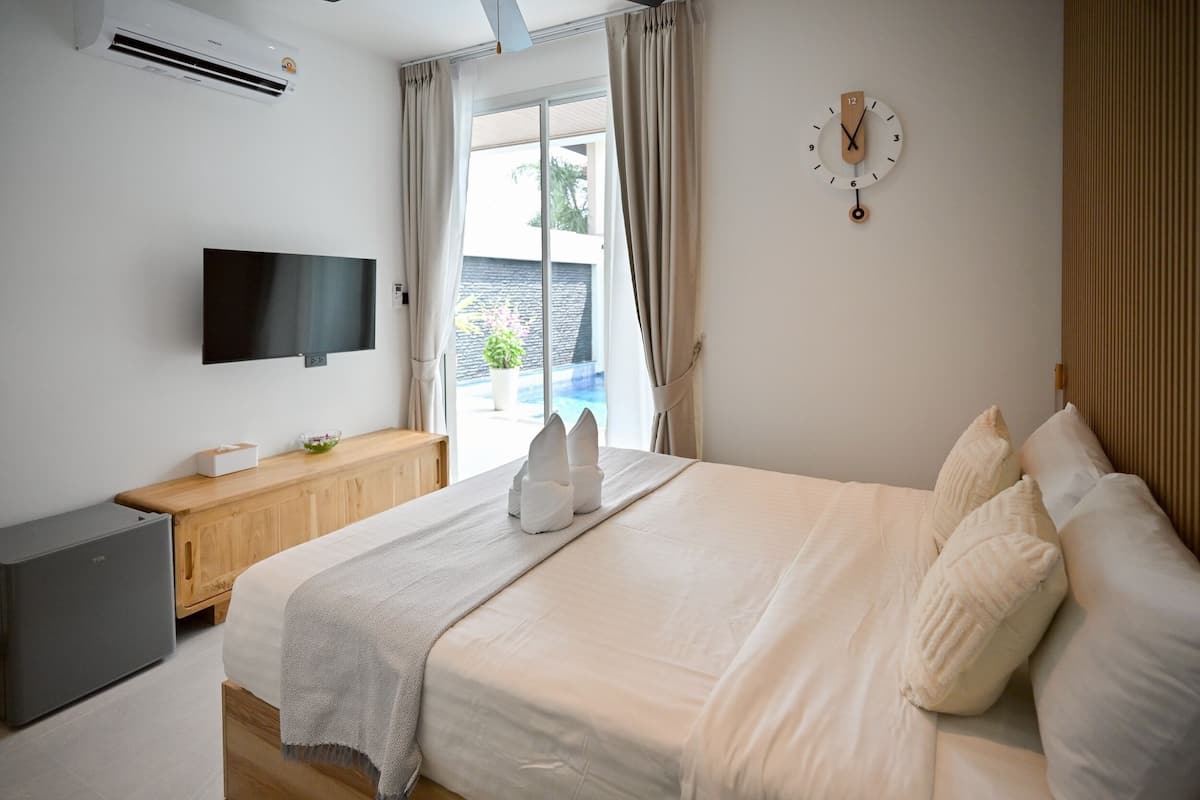 Superior with Pool Access