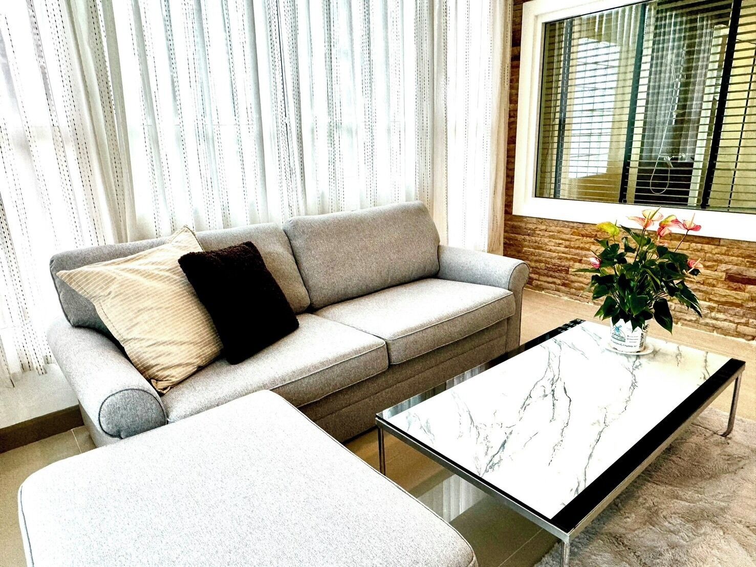 King Suite | บริเวณนั่งเล่น | ทีวีจอแบน 42 นิ้ว พร้อมช่องเคเบิล, ทีวี