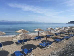 Private beach nearby, black sand, snorkeling, windsurfing - Lito Hotel (Rhodes)
