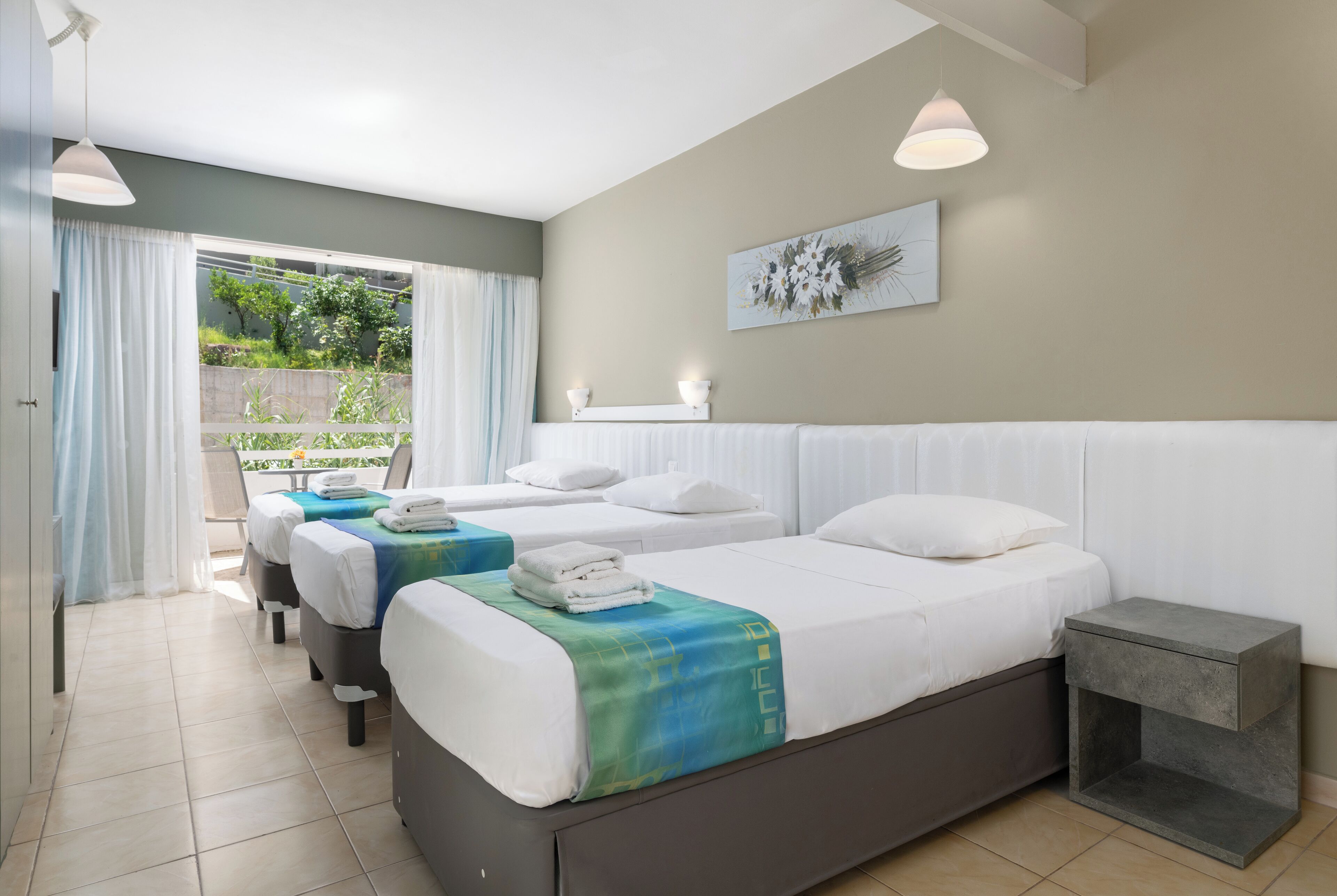 標準三人房, 1 間臥室 (Land View) | 筆電工作空間、遮光布/窗簾、隔音、免費無線上網