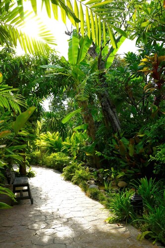 Ruen Kanok Thai House