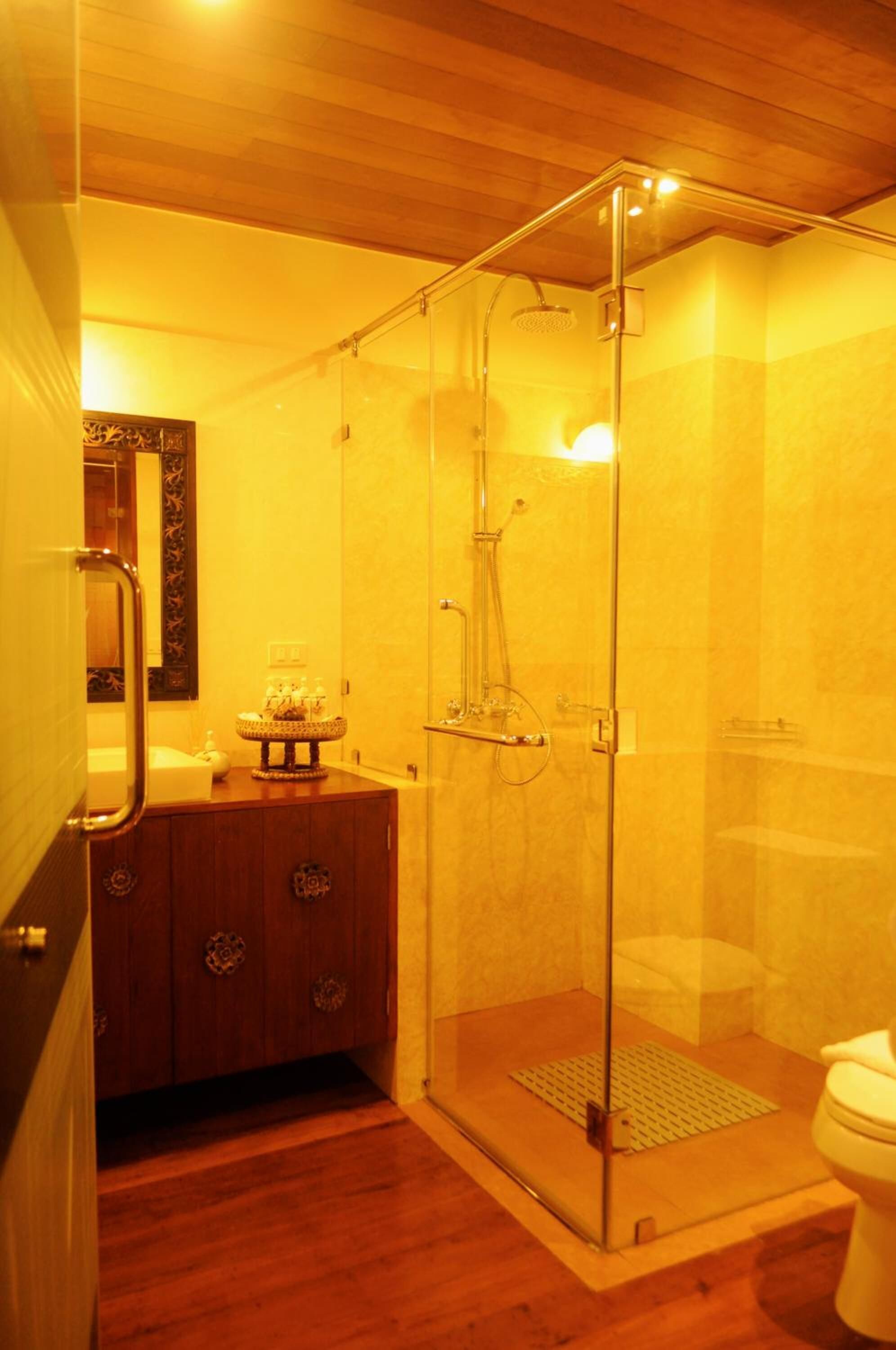 free toiletries, hair dryer, bathrobes, slippers