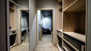 Junior Suite Club | 1 bedroom, soundproofing, free cots/infant beds, rollaway beds