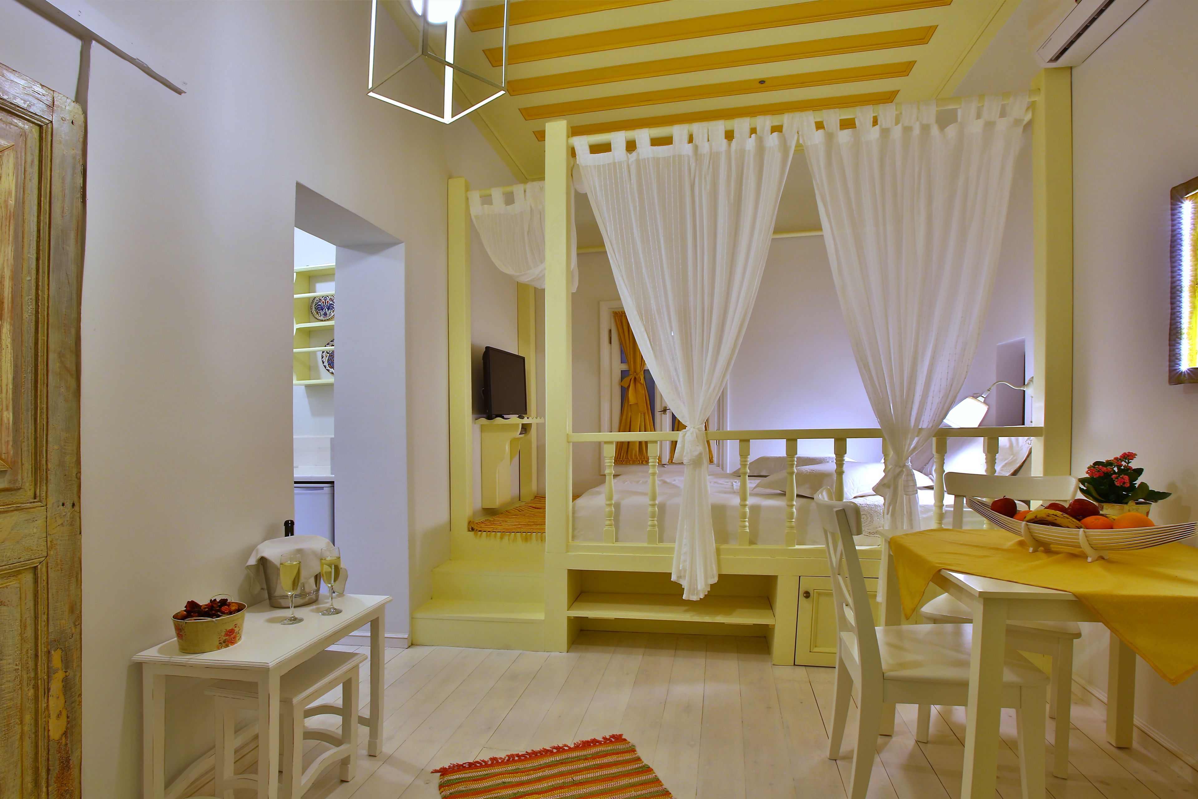 suite | 1 bedroom, premium bedding, select comfort beds, in-room safe