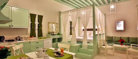 Deluxe Suite | 1 bedroom, premium bedding, Select Comfort beds, in-room safe