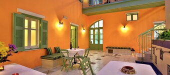 Efchi Suites 1904