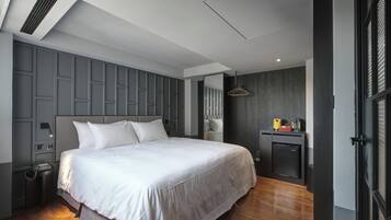 标准双人房 | 羽绒被、客房内保险箱、熨斗/熨板、免费 WiFi