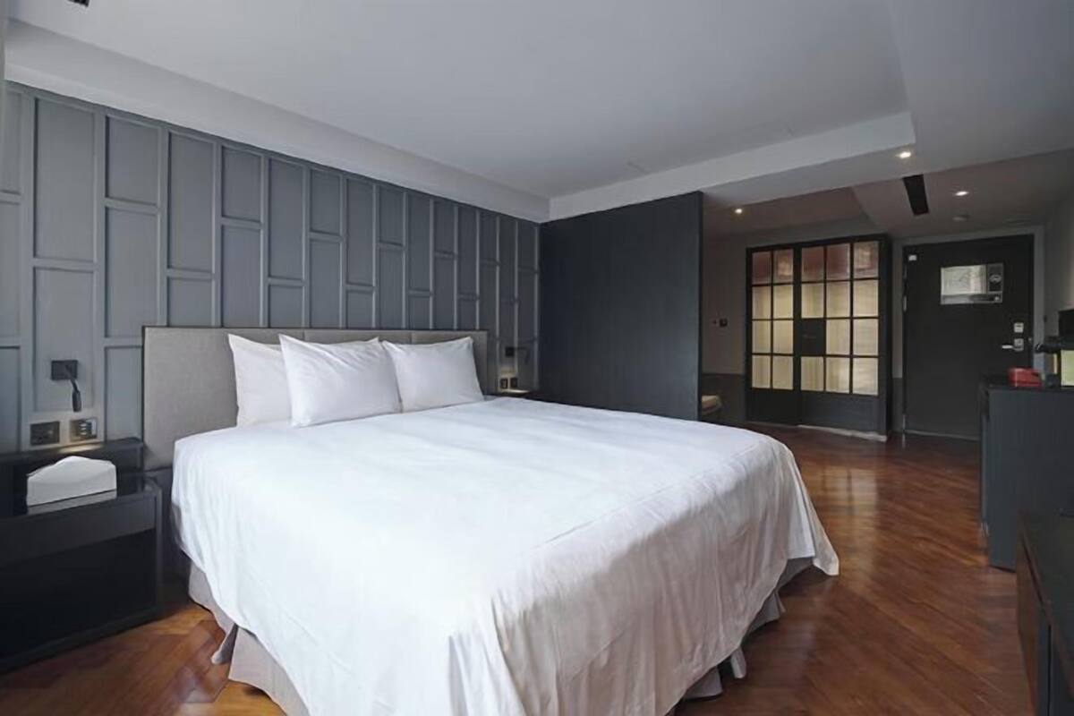 Down duvets, in-room safe, iron/ironing board, free WiFi