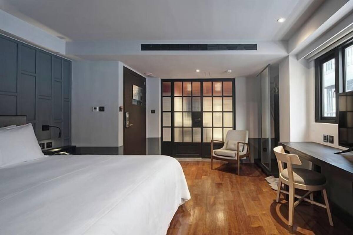 Down duvets, in-room safe, iron/ironing board, free WiFi