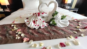 Junior Suite | Minibar, in-room safe, blackout drapes, rollaway beds (surcharge) - RH Hotel (Sibu)