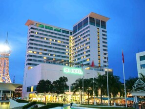 Front of property - evening/night - RH Hotel (Sibu)