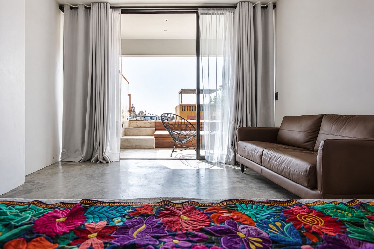Studio Suite Panorama, 1 kamar tidur, teras, pemandangan kota | Ruang kerja ramah laptop, setrika/meja setrika, dan Wi-Fi gratis