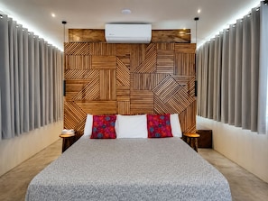 Design Studio Suite, 1 Bedroom, Terrace, City View | Laptop workspace, iron/ironing board (on request), free WiFi, bed sheets - Hotel Casa del Sótano (Oaxaca)