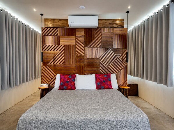 Design Studio Suite, 1 Bedroom, Terrace, City View | Laptop workspace, iron/ironing board (on request), WiFi (free) - Hotel Casa del Sótano (Oaxaca)