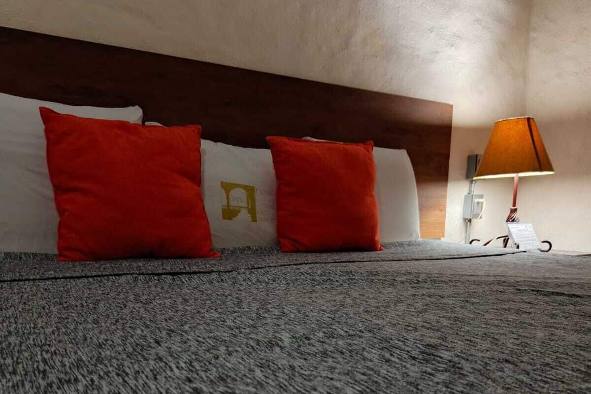 Comfort Double Room, 1 King Bed | 1 bedroom, laptop workspace, iron/ironing board, free WiFi