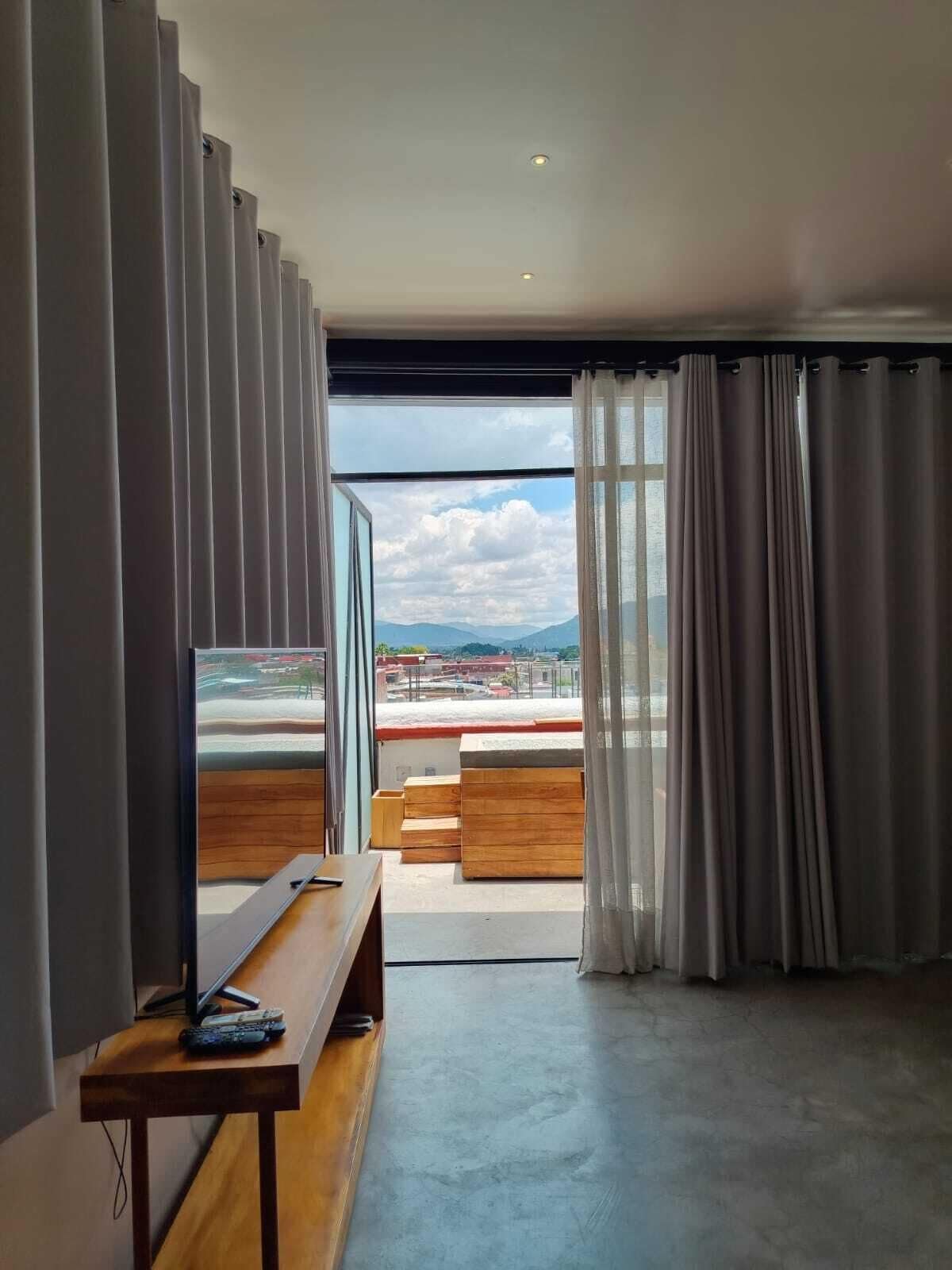 Design studio suite, 1 slaapkamer, terras, uitzicht op stad | Uitzicht op de stad