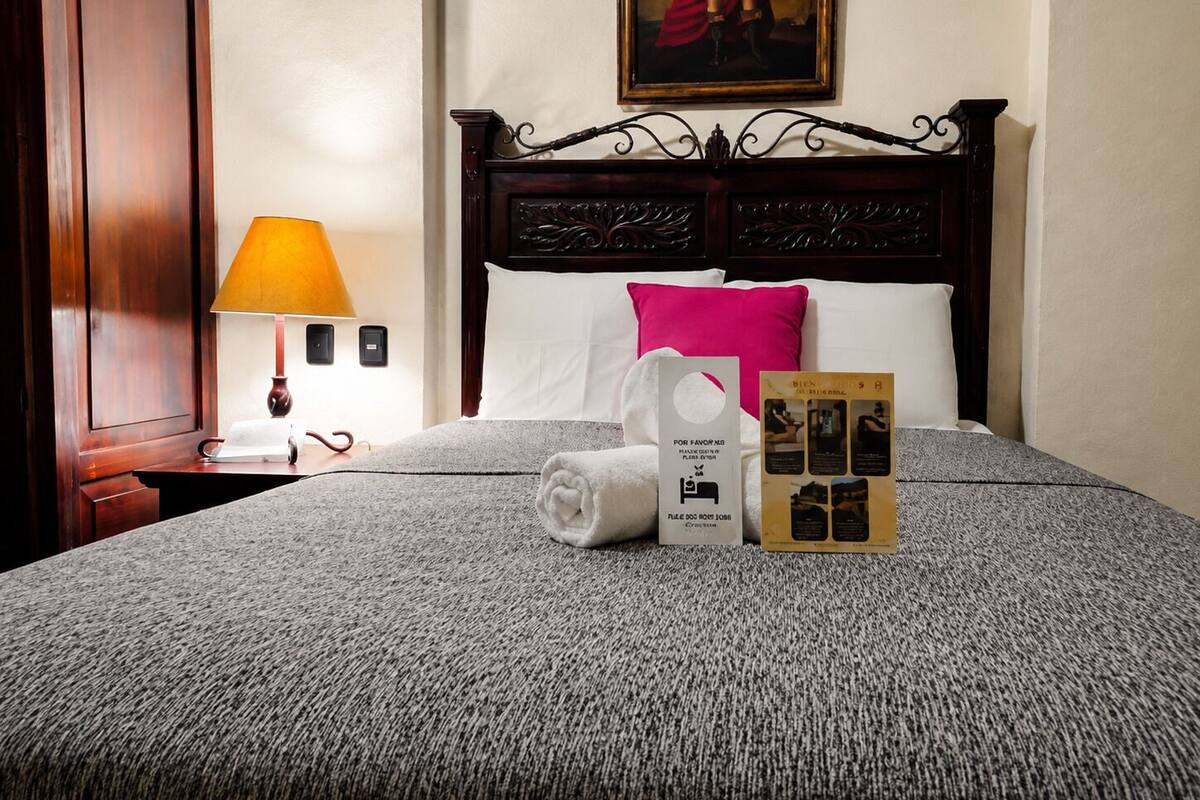 Traditional Room | Laptop workspace, iron/ironing board (on request), free WiFi, bed sheets