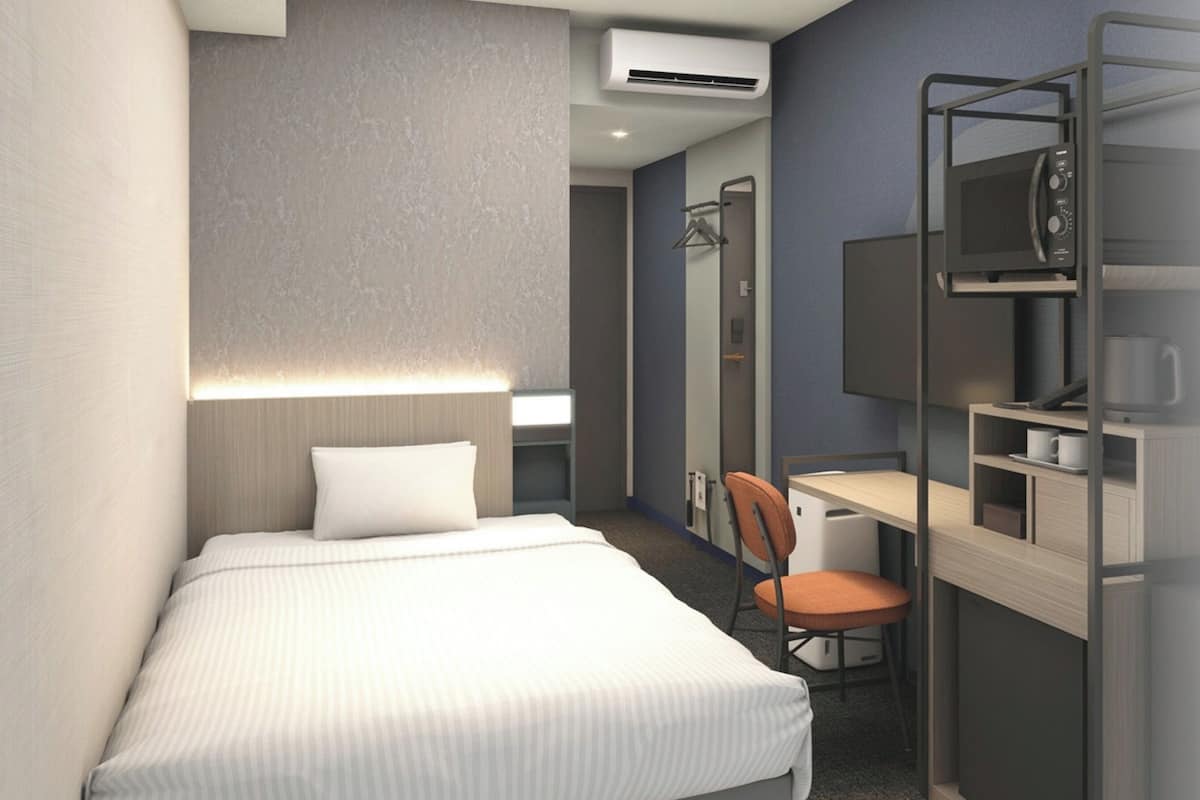 Desk, iron/ironing board, free WiFi, wheelchair access