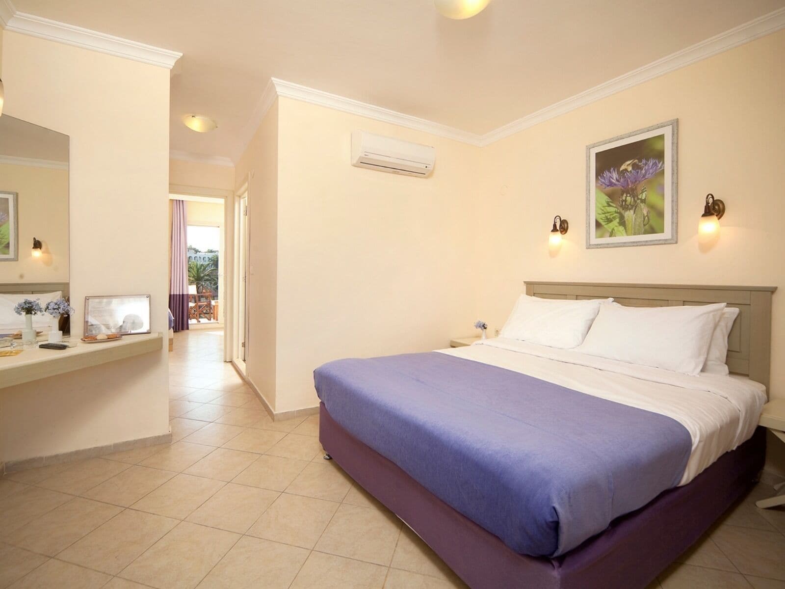 高級寢具、迷你吧、房內夾萬、免費嬰兒床