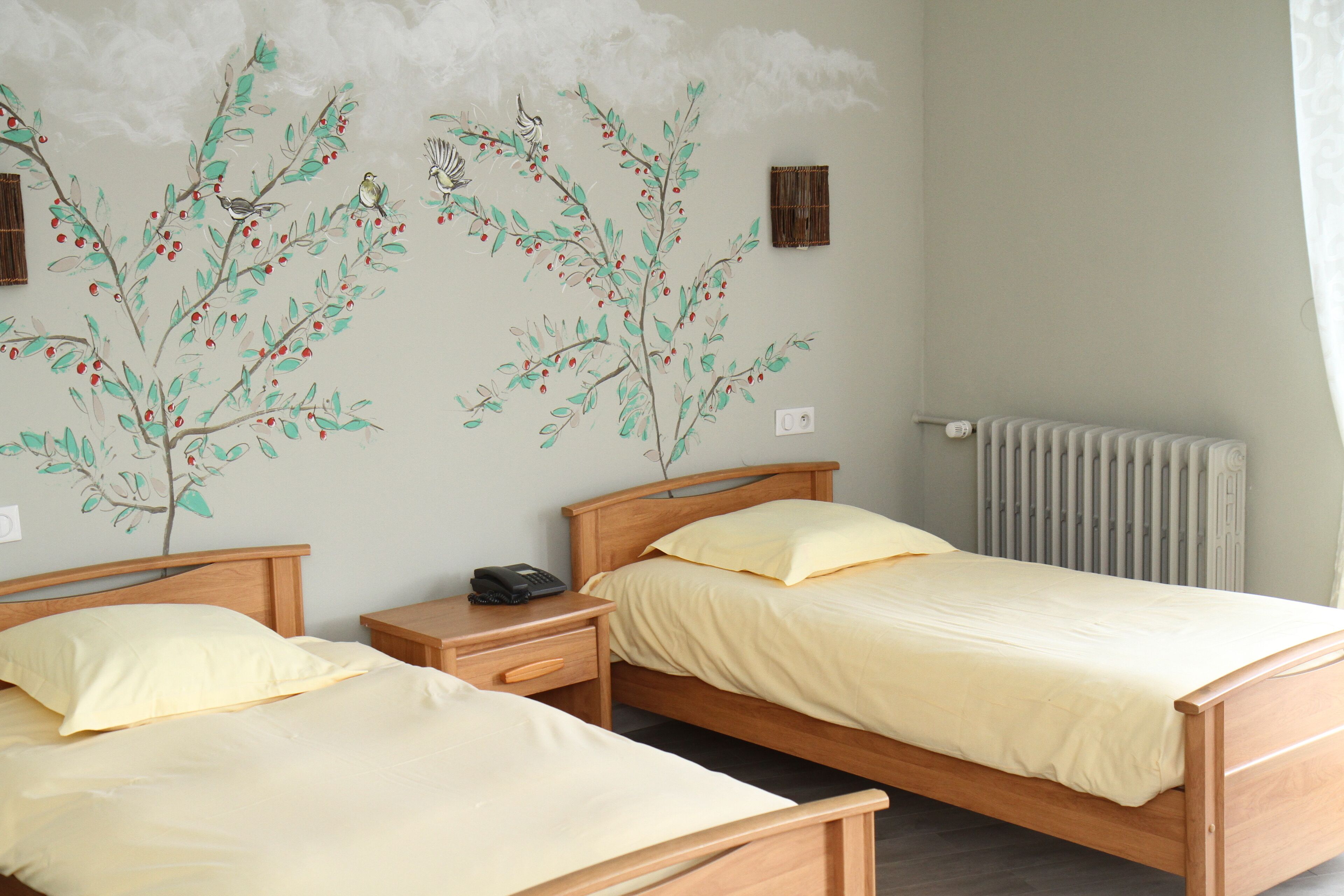 standard double room | in-room safe, desk, blackout curtains, soundproofing