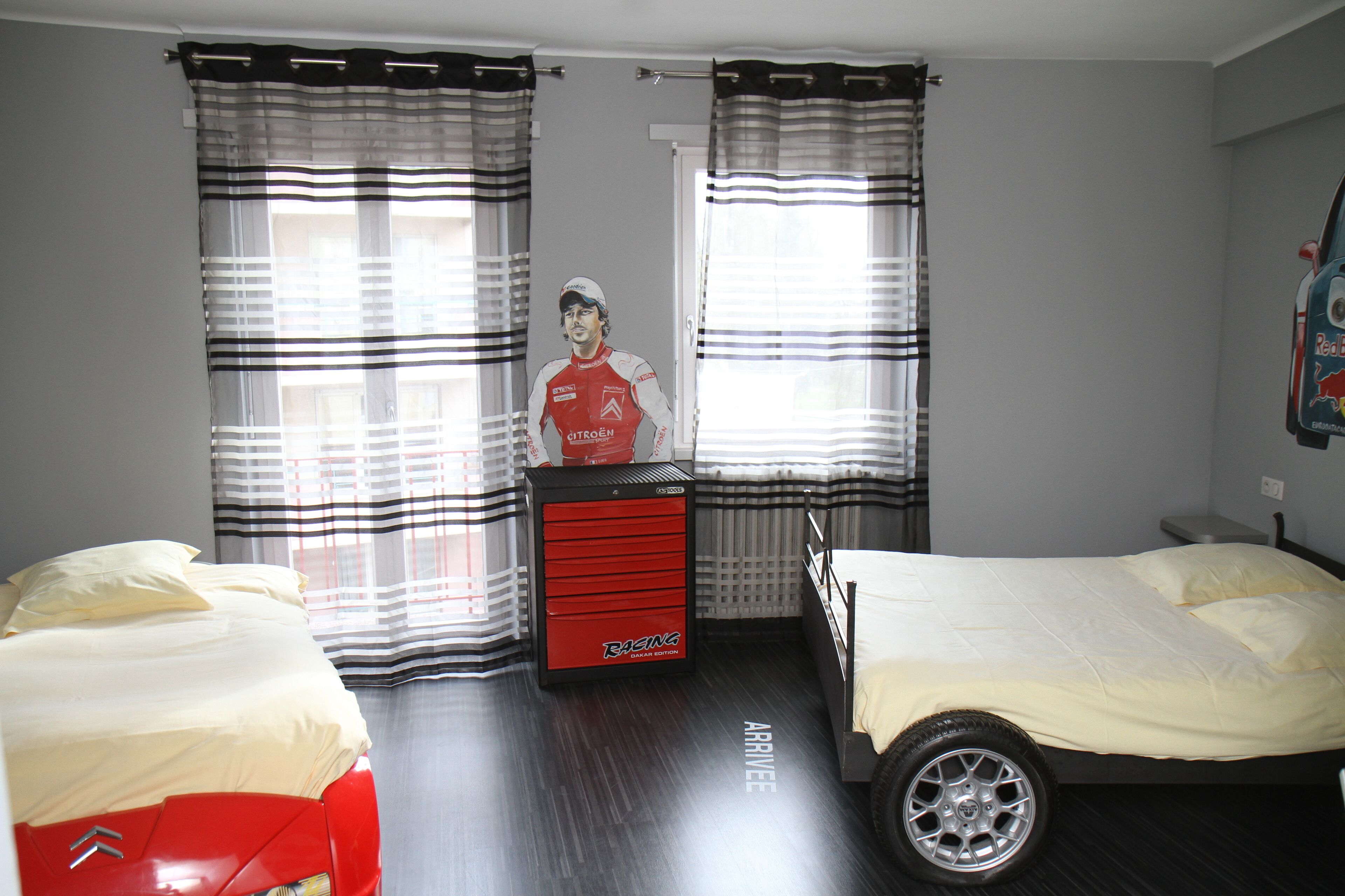 triple room | in-room safe, desk, blackout curtains, soundproofing