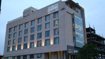 Fachada del alojamiento - Noche