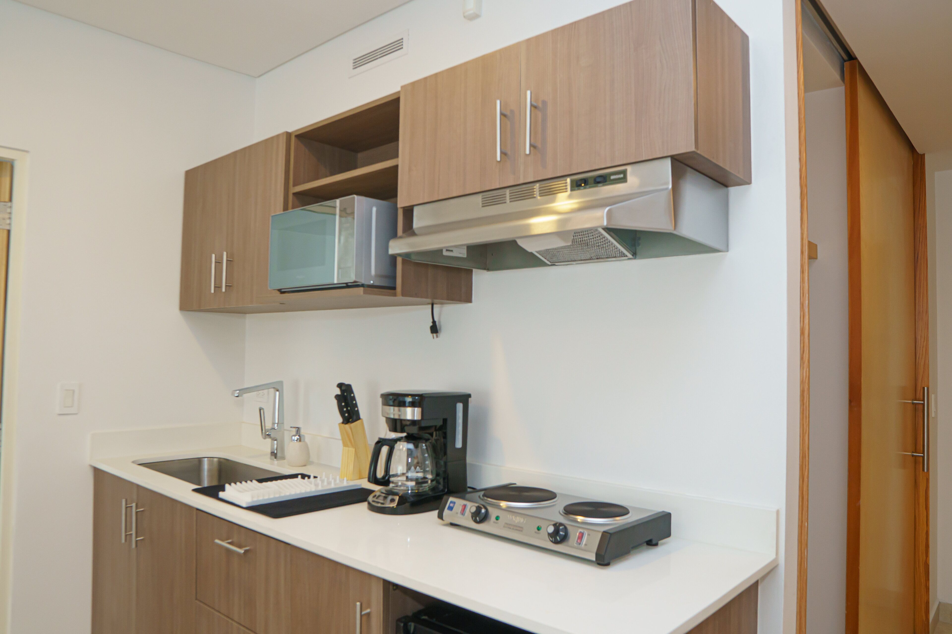 suite, 1 bedroom | 1 bedroom, hypo-allergenic bedding, in-room safe, desk