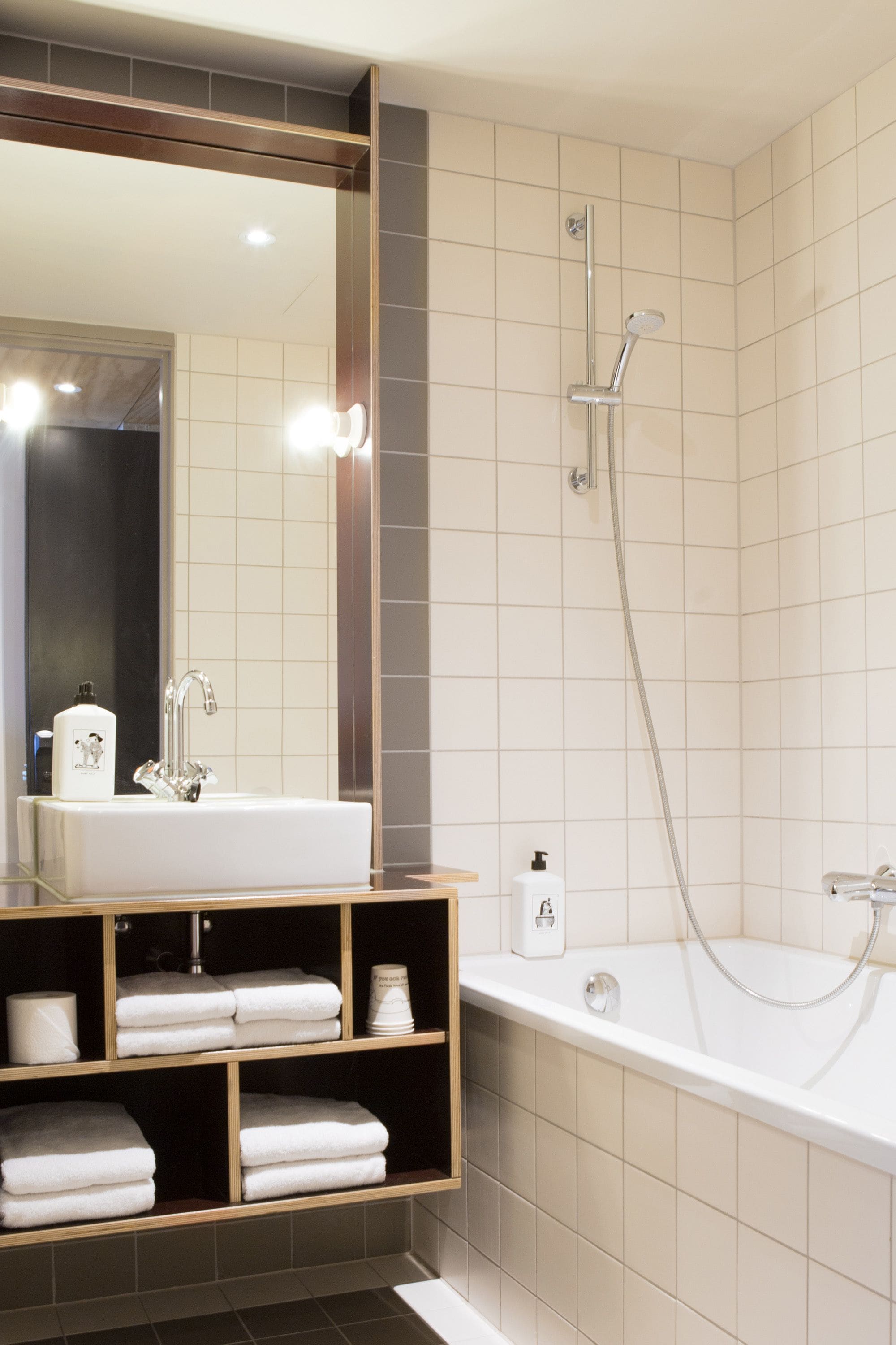 quadruple room | bathroom | hair dryer, towels