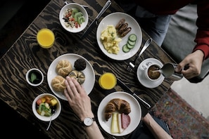 Morgenmadsbuffet hver dag (16 EUR pr. person)