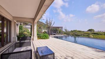 Indoor pool, 2 outdoor pools, pool umbrellas