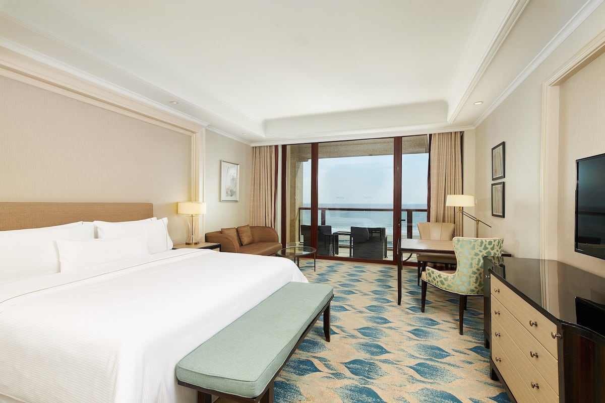 1 bedroom, premium bedding, minibar, in-room safe
