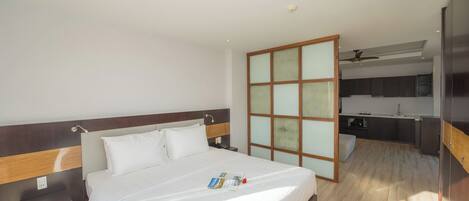 Deluxe-studiosviitti | Minibaari, työpöytä, äänieristys, ilmainen Wi-Fi