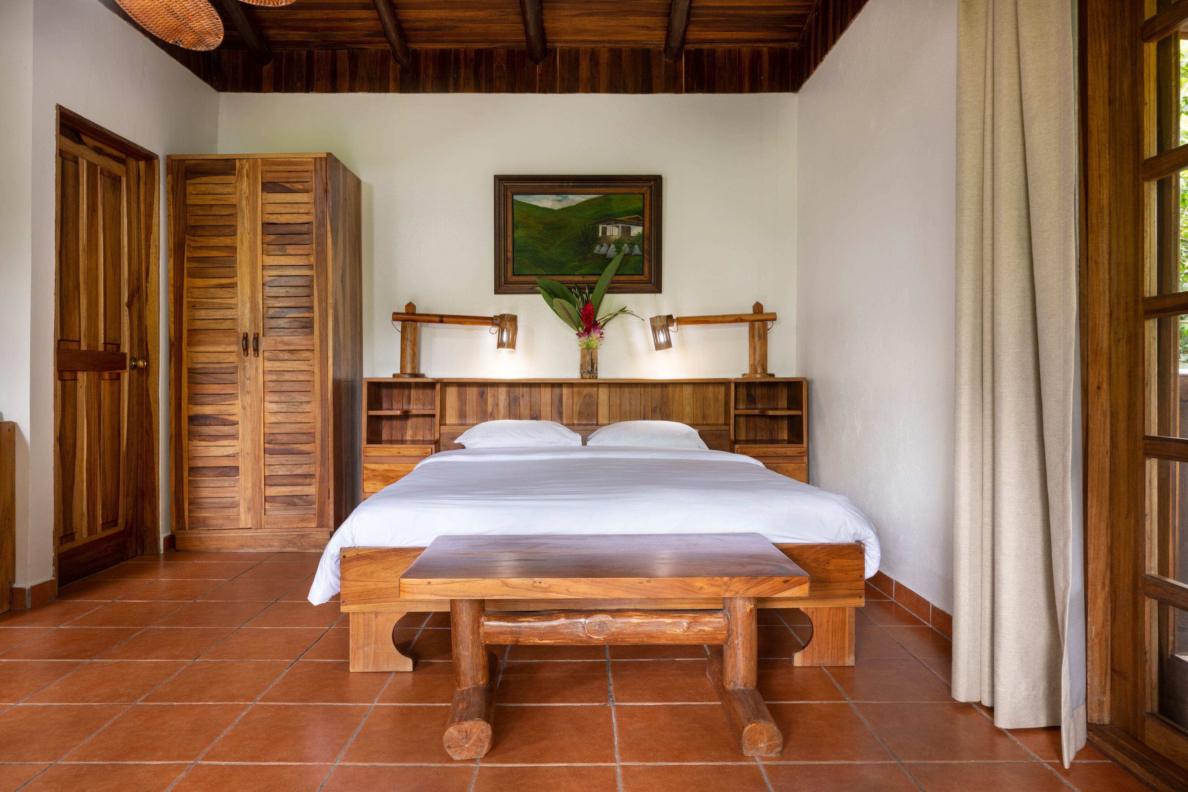 deluxe room | in-room safe, individually decorated, individually furnished