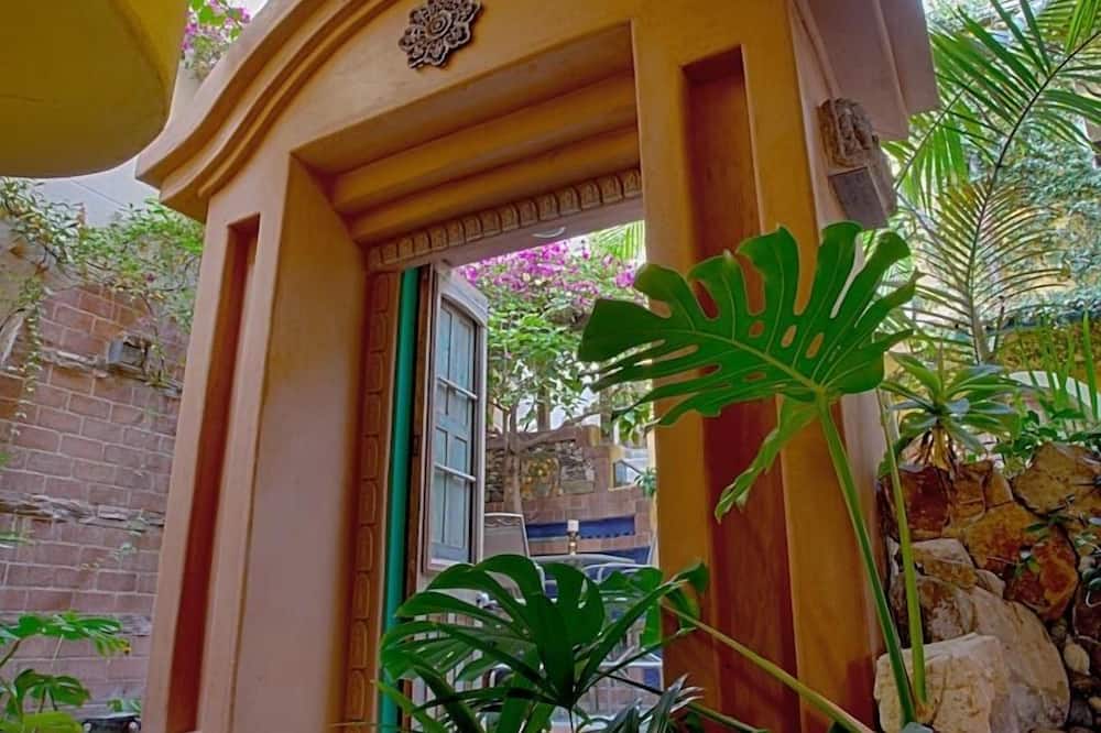 Secret Garden Inn