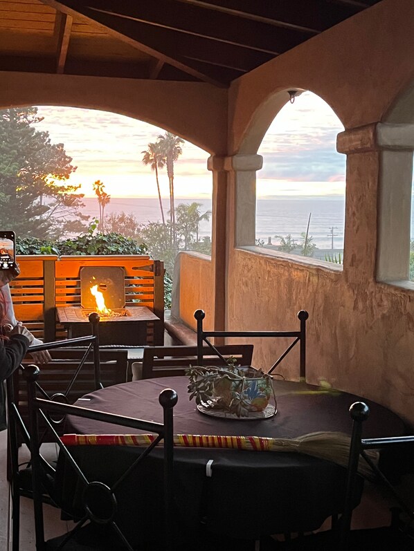 Premier Room, 1 King Bed, Hot Tub, Ocean View | Terrace/patio - Les Artistes Inn (Del Mar)