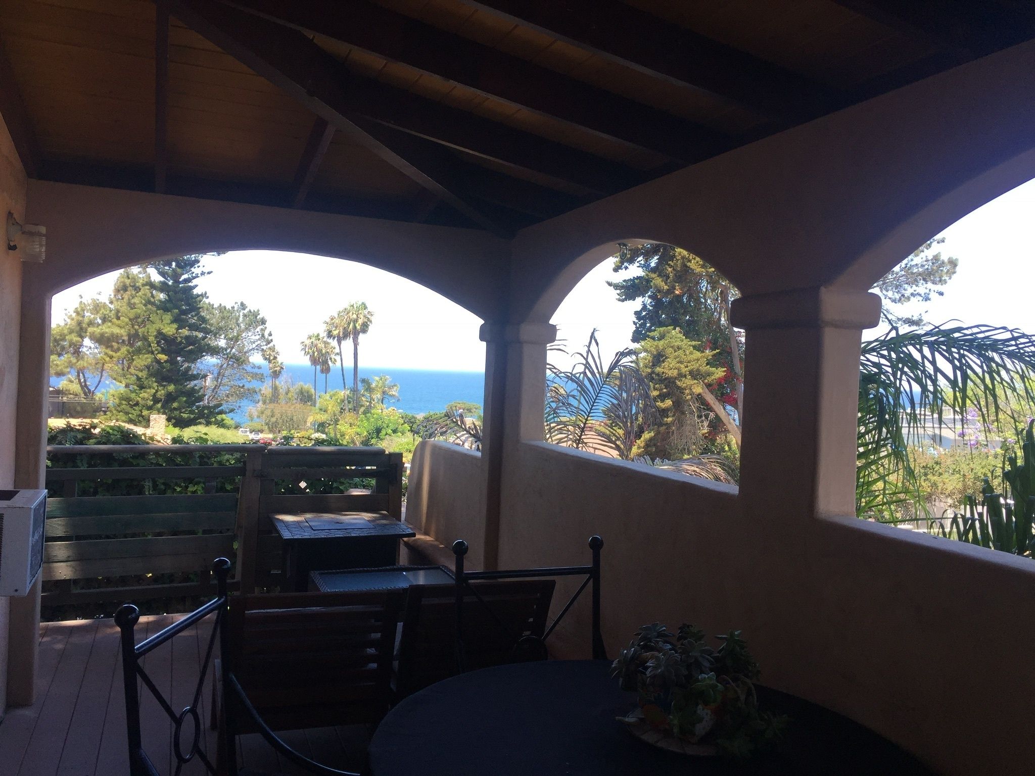 Premier-Zimmer, 1 King-Bett, Whirlpool, Meerblick | Terrasse/Patio