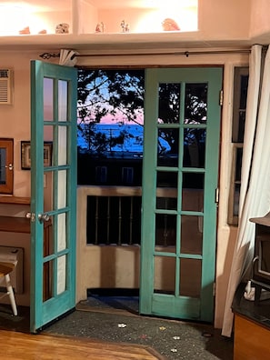 Deluxe Room, 1 King Bed, Ocean View | Beach/ocean view - Les Artistes Inn (Del Mar)