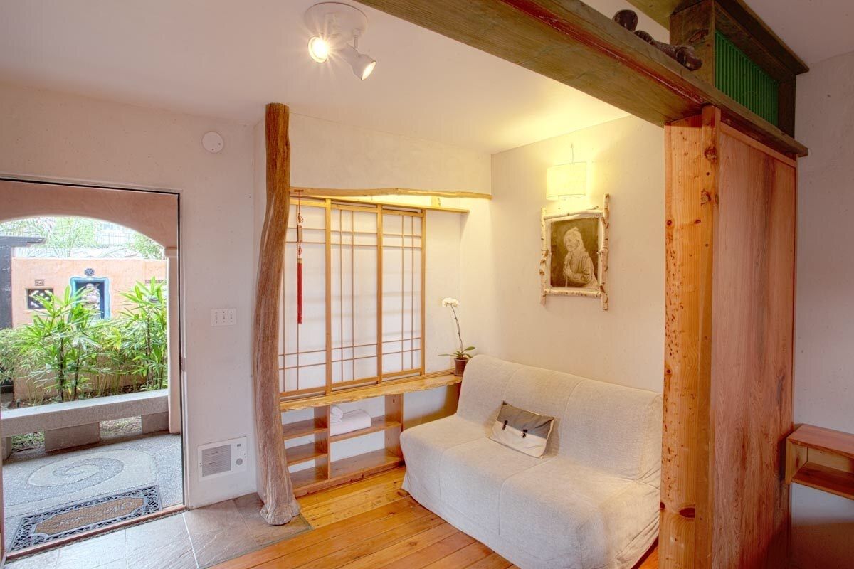 individually decorated, individually furnished, free wifi, bed sheets