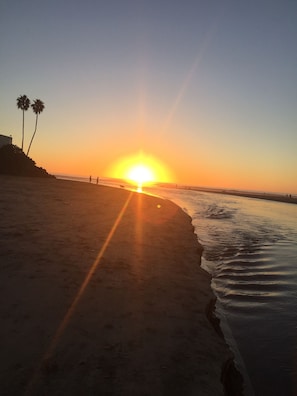 Beach nearby - Les Artistes Inn (Del Mar)