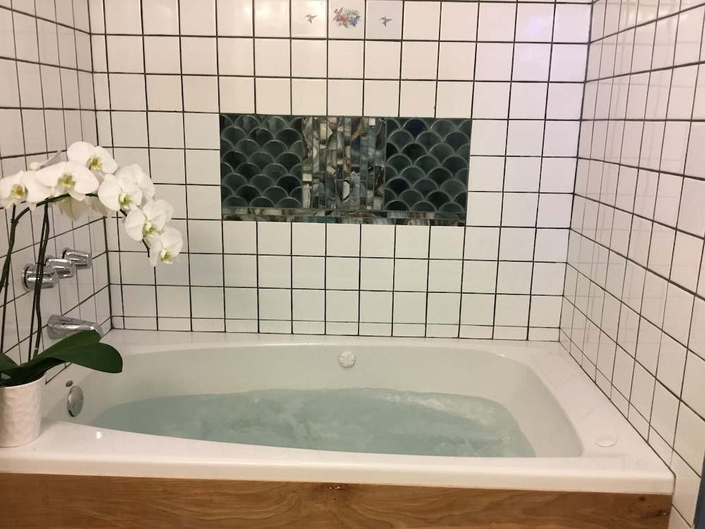 Les Artistes Inn by null