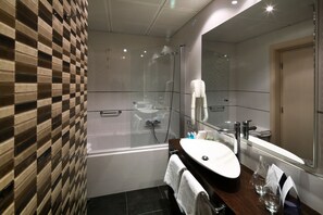 Suite, Balcony, Sea View | Bathroom | Free toiletries, towels - Adoral Boutique Hotel (Labin)