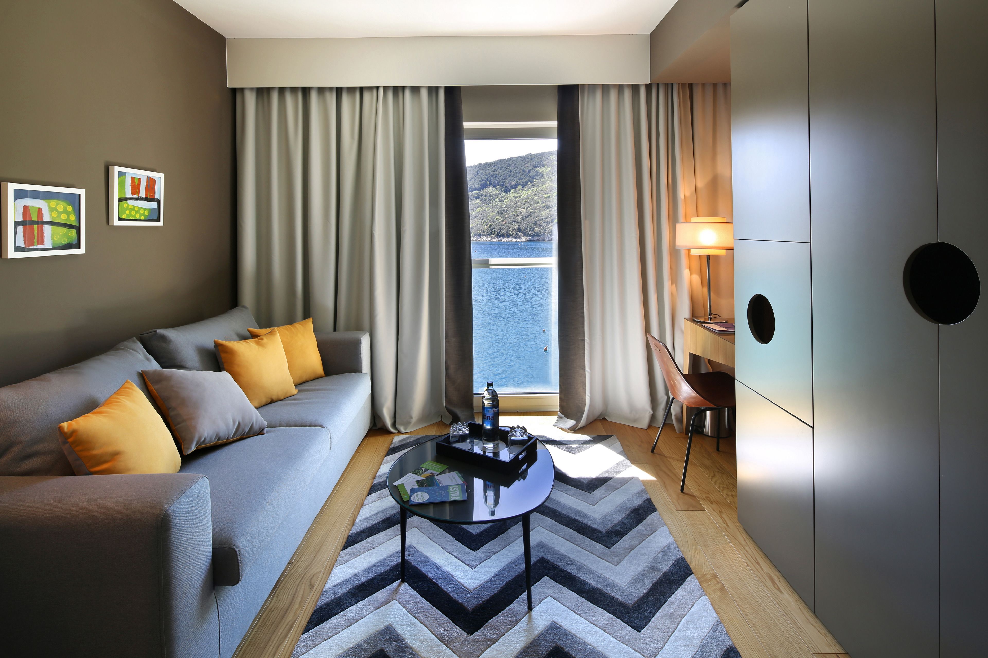 suite, balcony, sea view | 1 bedroom, minibar, in-room safe, soundproofing