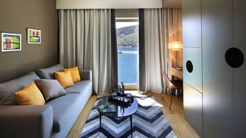 Suite, balcó, vistes al mar | 1 dormitori, minibar i caixa forta a l'habitació