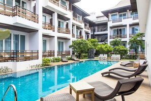 Outdoor pool, open 7:00 AM to 8:00 PM, sun loungers - Le Patta Resort & Hotel Chiang Rai (Chiang Rai)