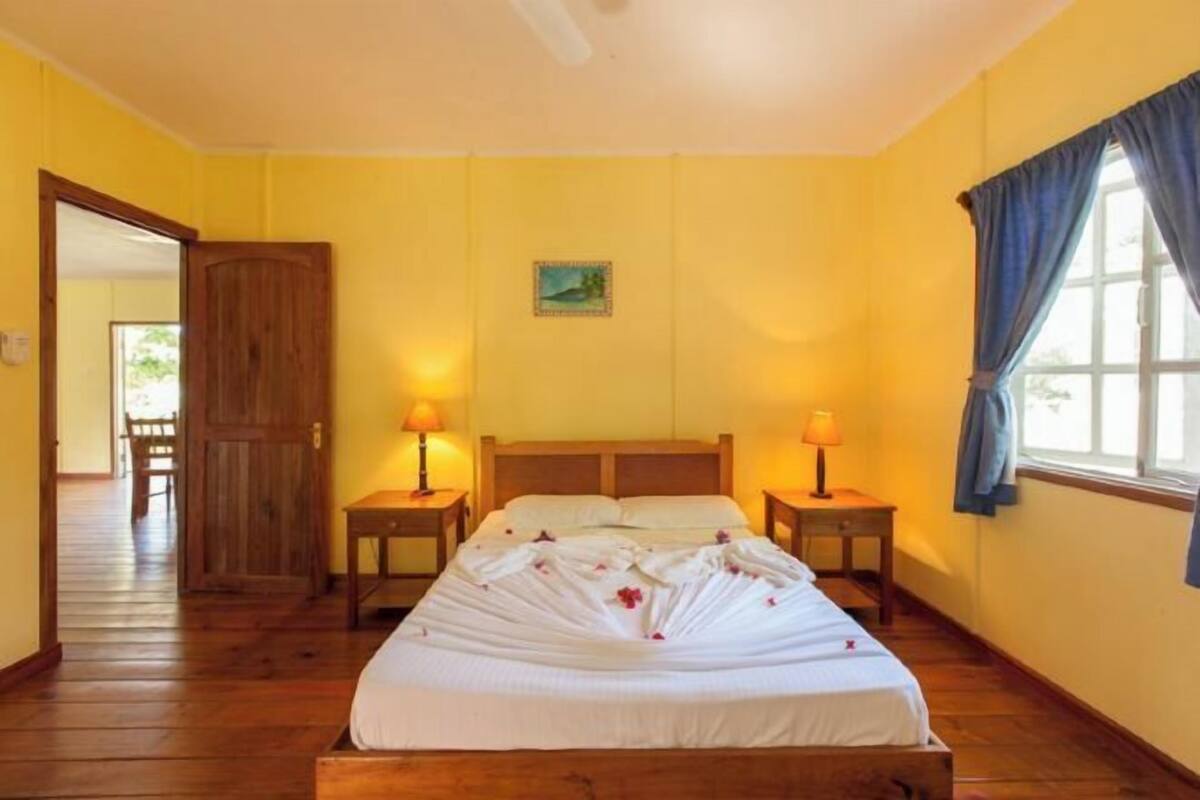 1 bedroom, in-room safe, desk, blackout drapes