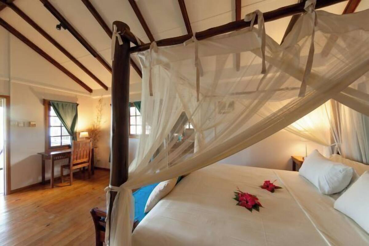 In-room safe, desk, blackout drapes, bed sheets