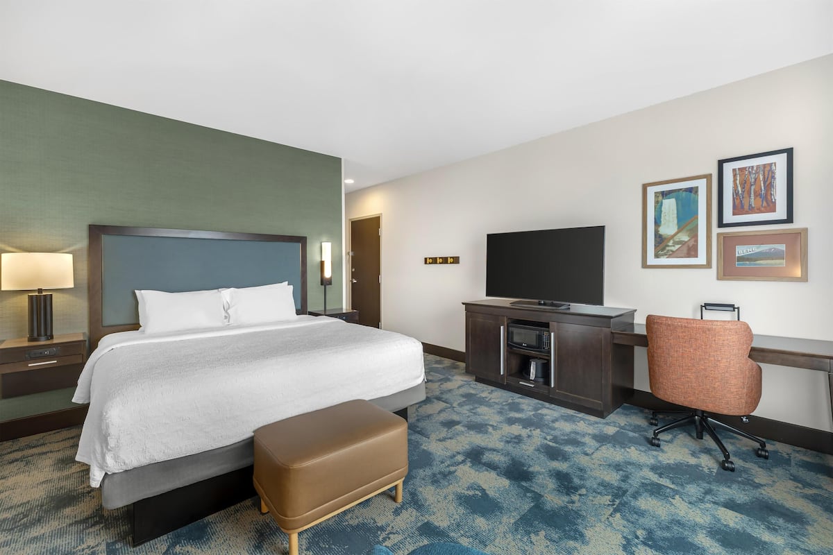 Room, 1 King Bed, Accessible, Non Smoking | Blackout drapes, iron/ironing board, free WiFi, bed sheets