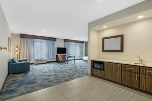 Studio, 1 King Bed, Accessible, Non Smoking | Minibar - Hampton Inn & Suites Bend (Bend)