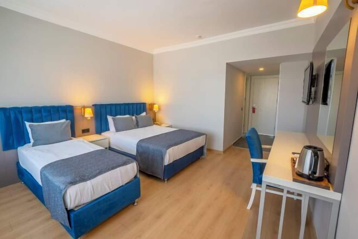 Minibar, in-room safe, desk, laptop workspace