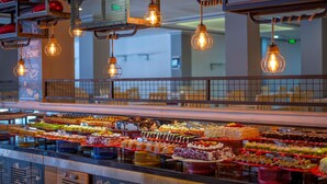 A bakery display with various pastries and desserts. - Armas Bella Sun - All Inclusive (Manavgat)